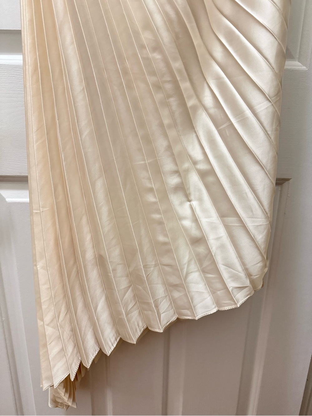 Dress Forum Los Angeles One-Shoulder Pearl Pleated Dress - Picture 5 of 10